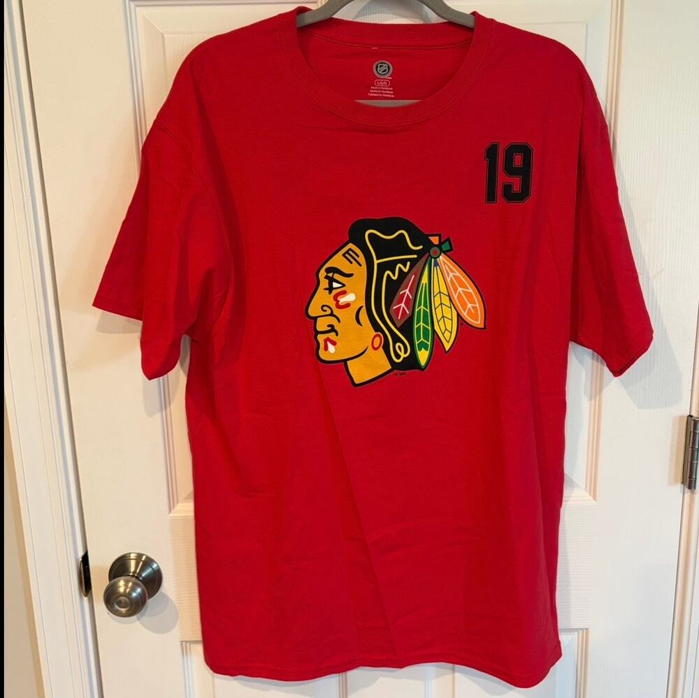 NHL Jonathan Toews 19 Chicago Blackhawks Tee Red Large